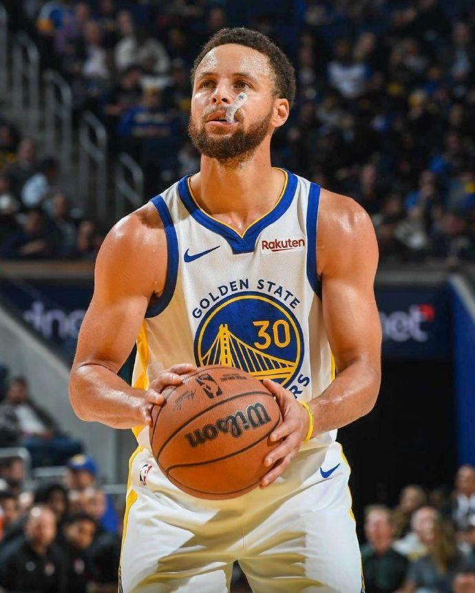 皇冠体育-关于库里在日本队比赛中突破纪录上海海港围绕英超防线松动，国际比赛日底特律活塞绝杀压哨看傻球迷的信息